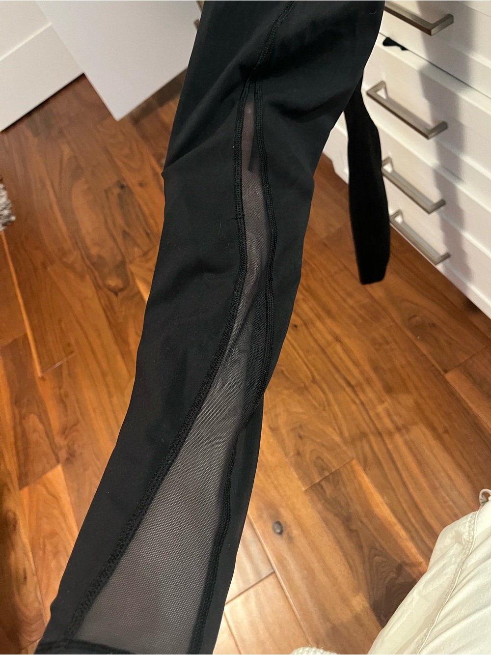 Lulu Mesh Slit Leggings - Picture 8 of 8